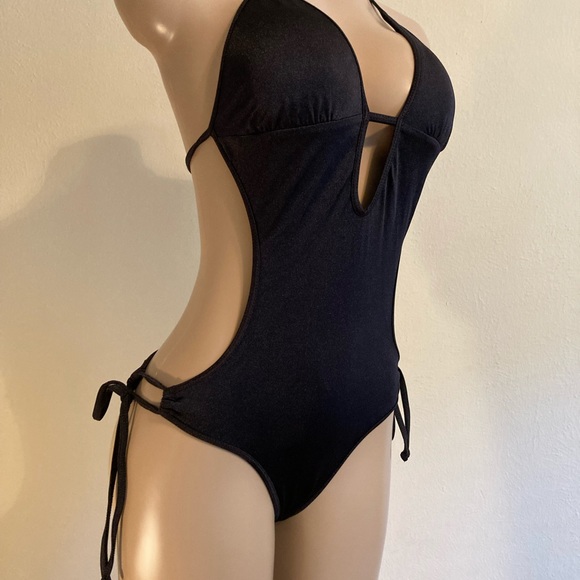 DOLL one piece - Picture 4 of 8